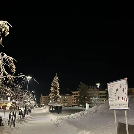 Aurora Riverside Haven River Views& Northern Lights From Living