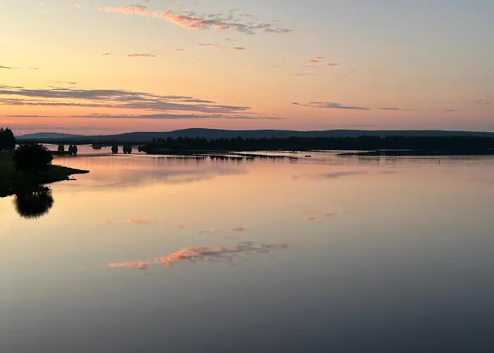 Aurora Riverside Haven 로바니에미